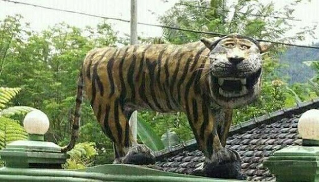 Patung Viral Baru: Dari Macan Cisewu ke Penyu Karton Pelabuhanratu
